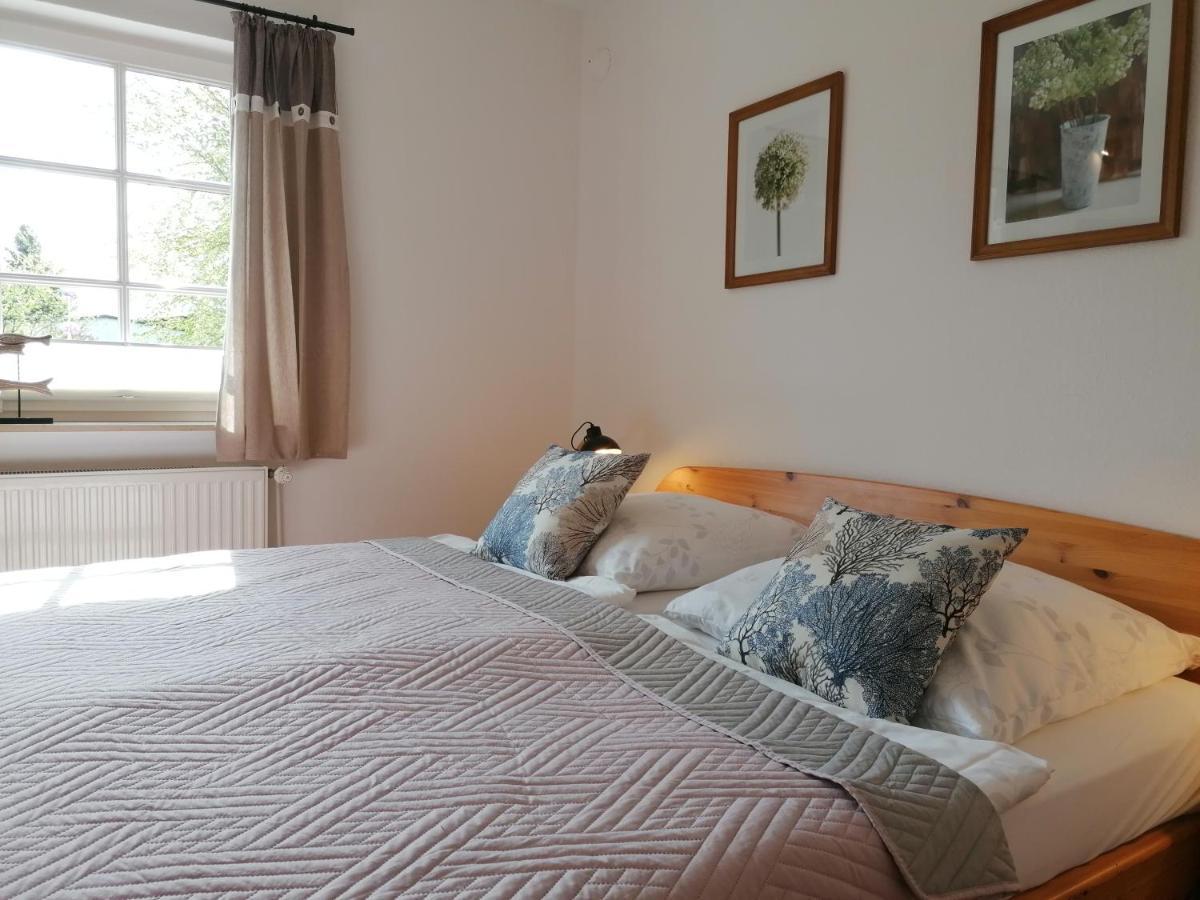 Boddenhus auf Rügen - Ferienwohnungen und Pension Rappin Exterior foto