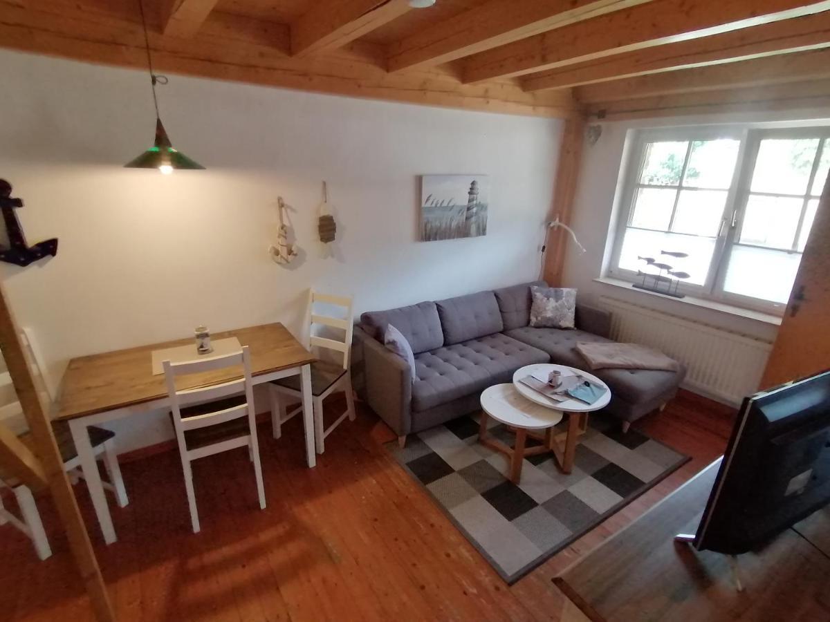 Boddenhus auf Rügen - Ferienwohnungen und Pension Rappin Exterior foto