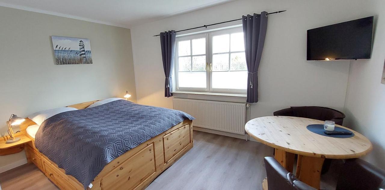 Boddenhus auf Rügen - Ferienwohnungen und Pension Rappin Exterior foto